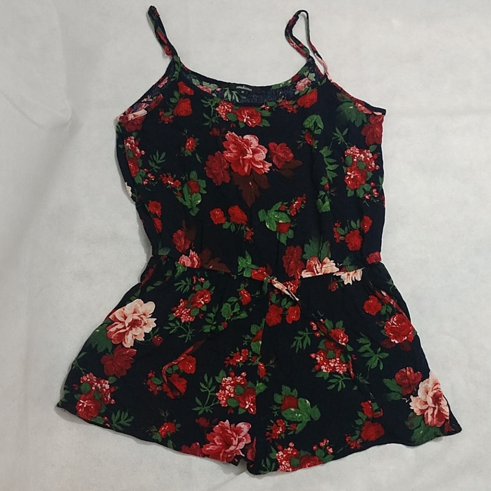 Navy Floral romper x Ambiance